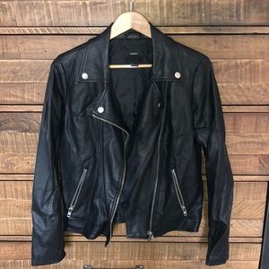 Black leather jacket Forever 21